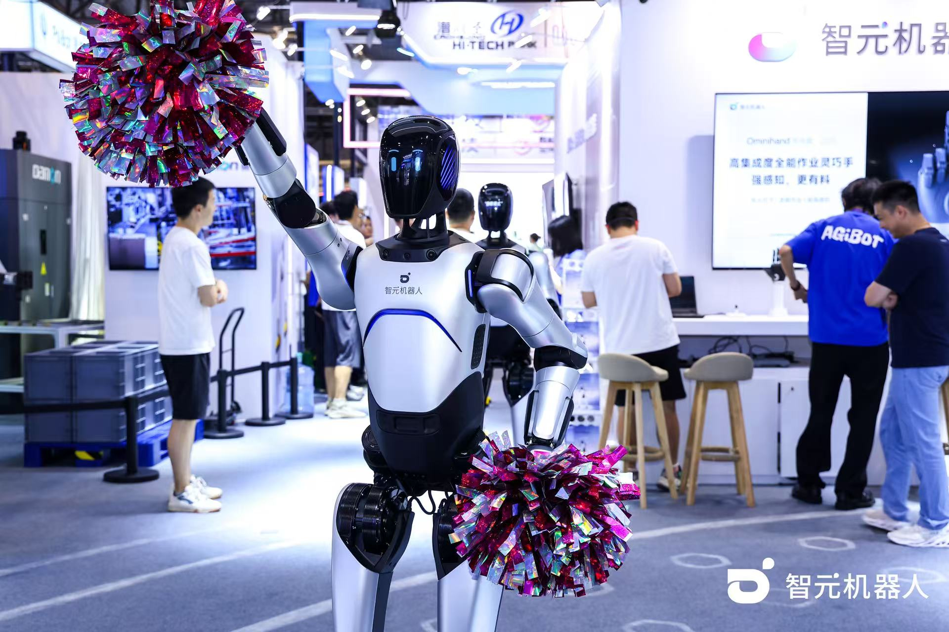 yabo.com机器人 WAIC 首日展台火爆，机器...